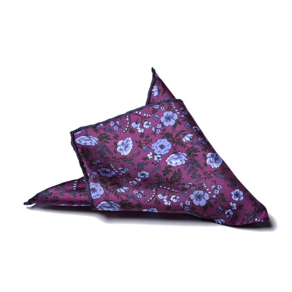 Платок нагрудный в карман фиолетовый в цветы с синей окантовкой (шелк)
