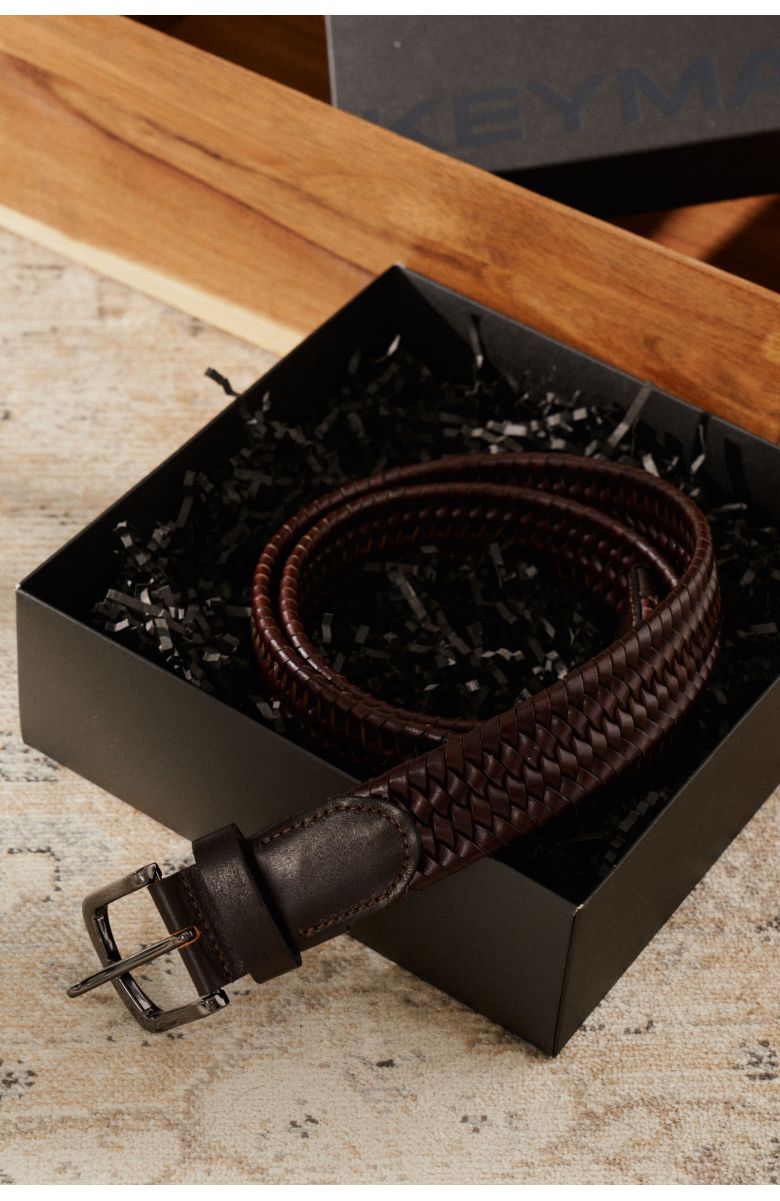 Пример подарочного набора Keyman (фирменная коробочка и коричневый плетеный ремень)