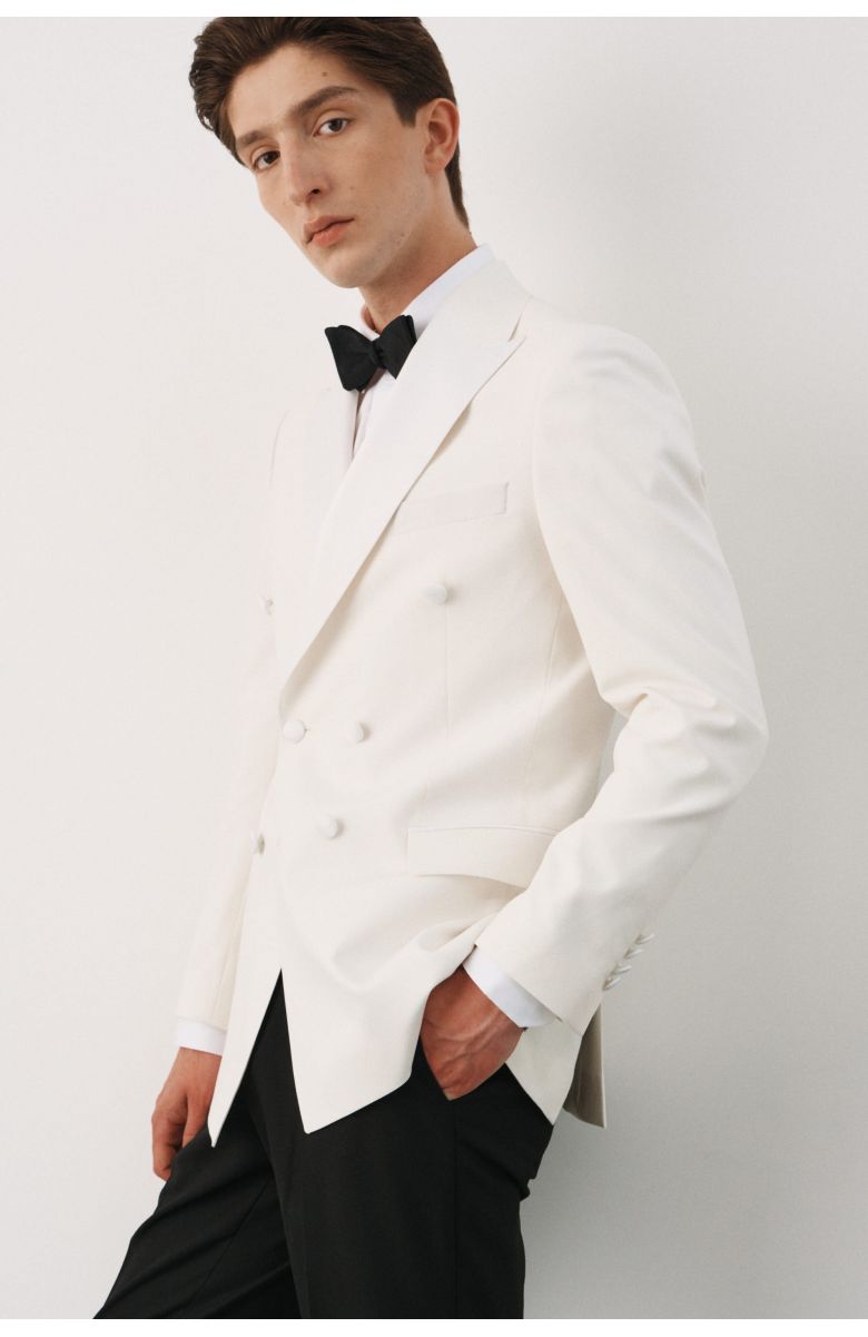 Комплект на корпоратив с белым двубортным смокингом  (костюм, рубашка, бабочка, обувь)