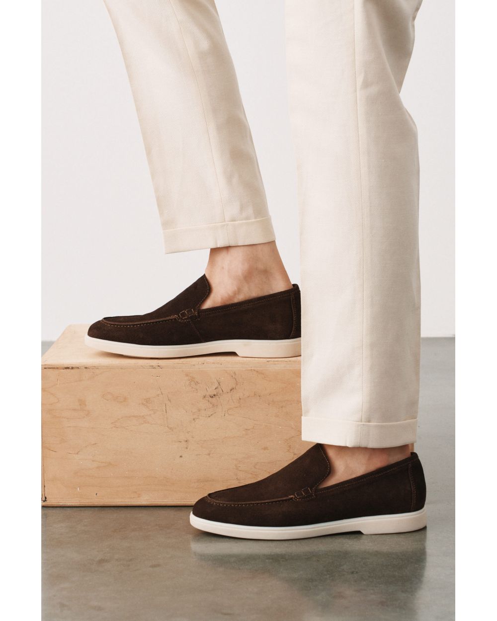 Туфли мужские коричневые замшевые лоферы, облегченные (summer walk loafers)