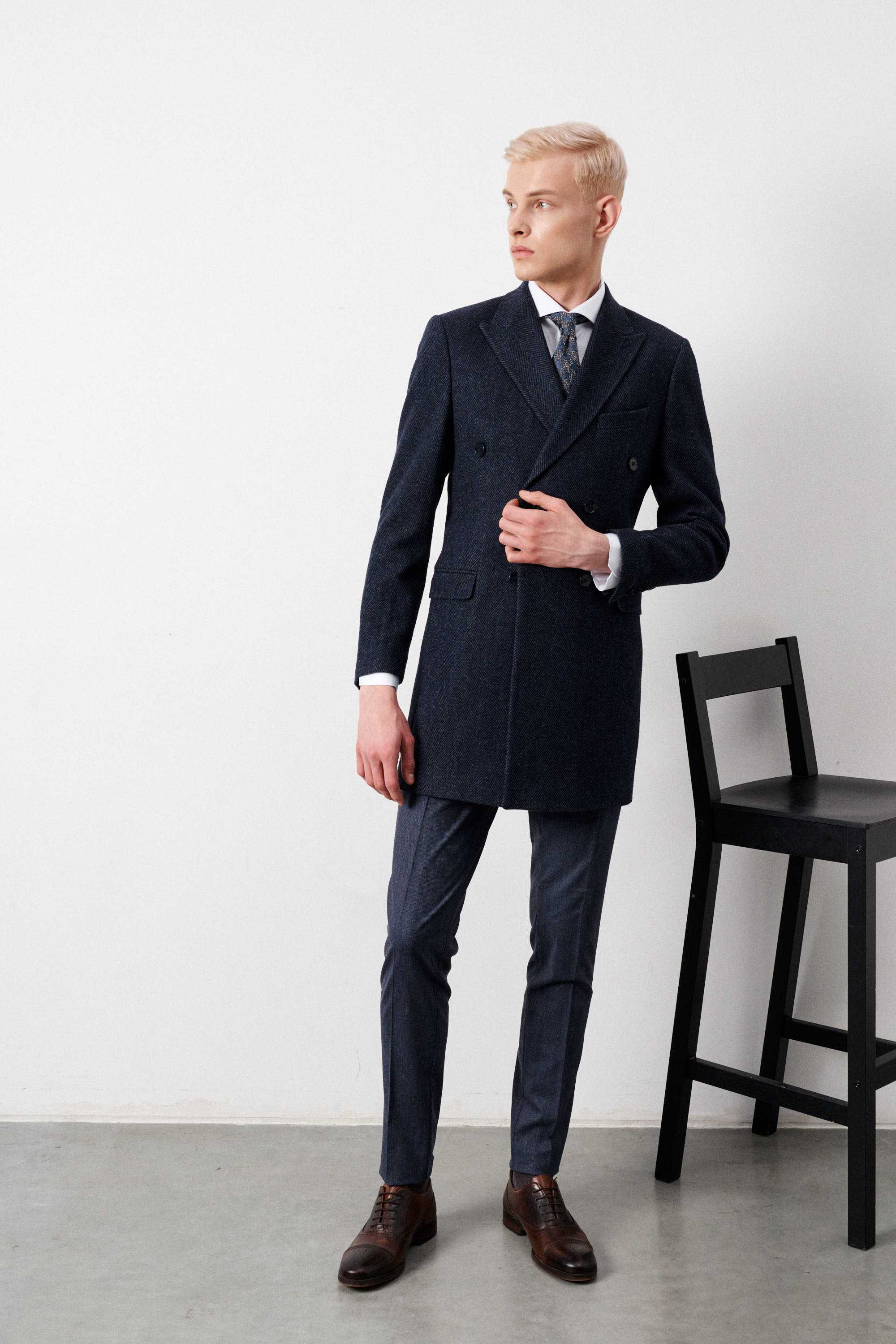 Пальто двубортное мужское, демисезонное, синее меланж, ткань крупная "ёлочка"