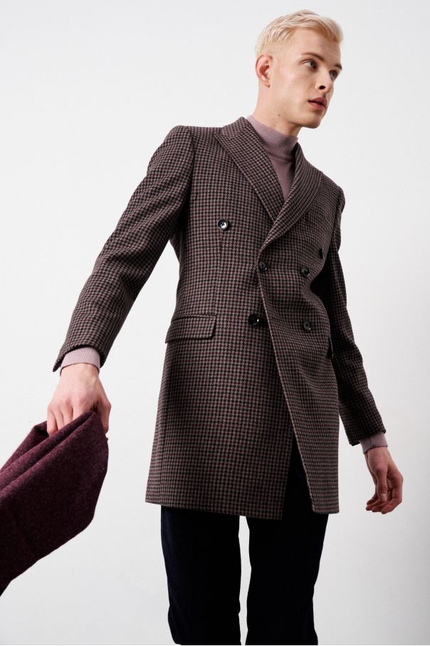 Пальто двубортное мужское, демисезонное, бежевое в бордово-чёрную "гусиную лапку", с итальянскими лацканами