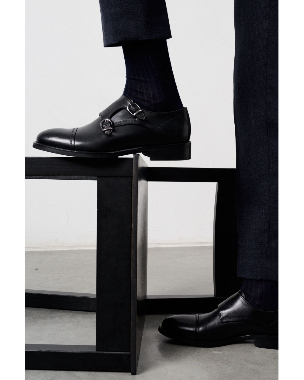 Туфли мужские дабл-монки черные, с отрезным мысом и декоративной строчкой