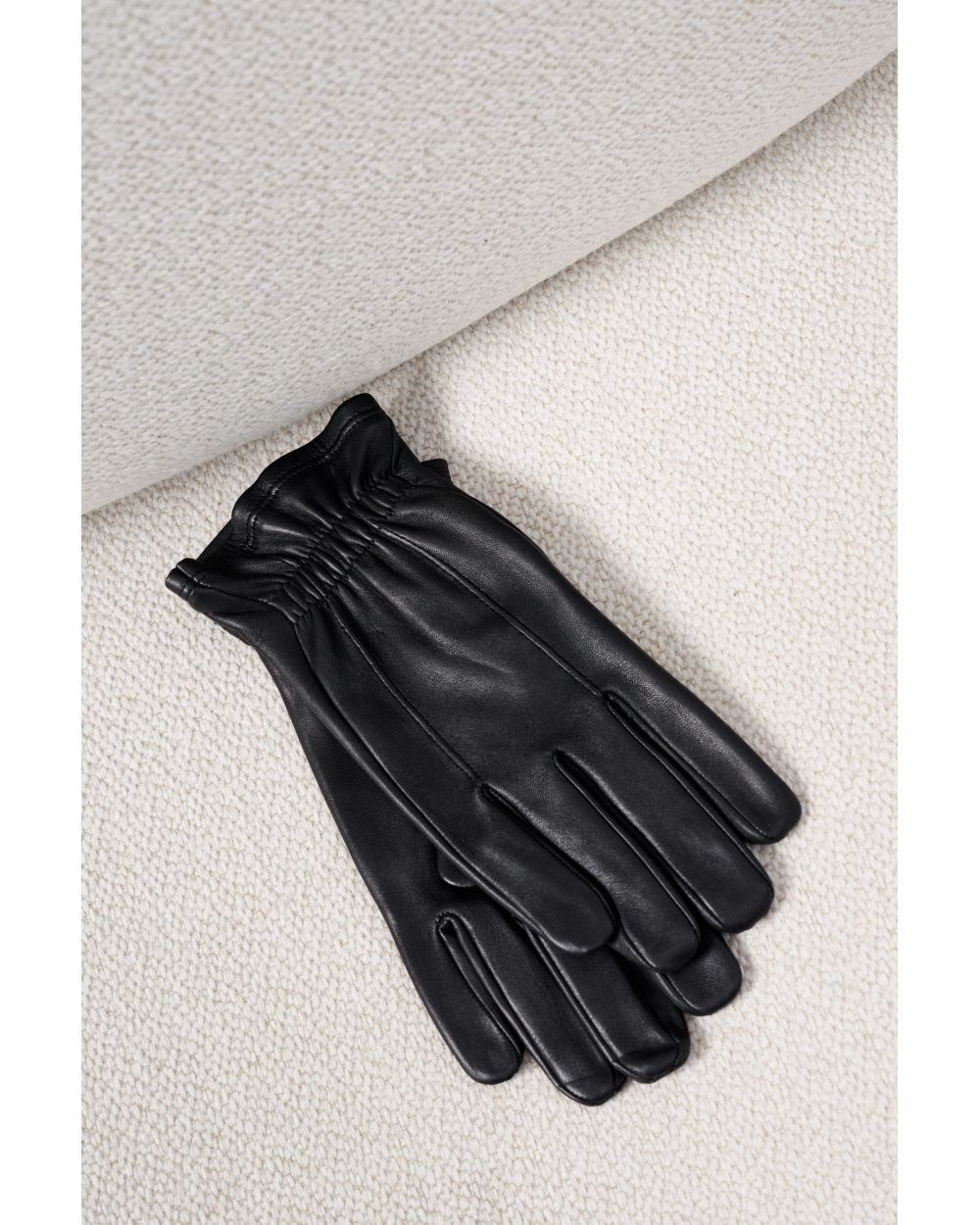 Перчатки мужские кожаные черные на резинке с двумя строчками