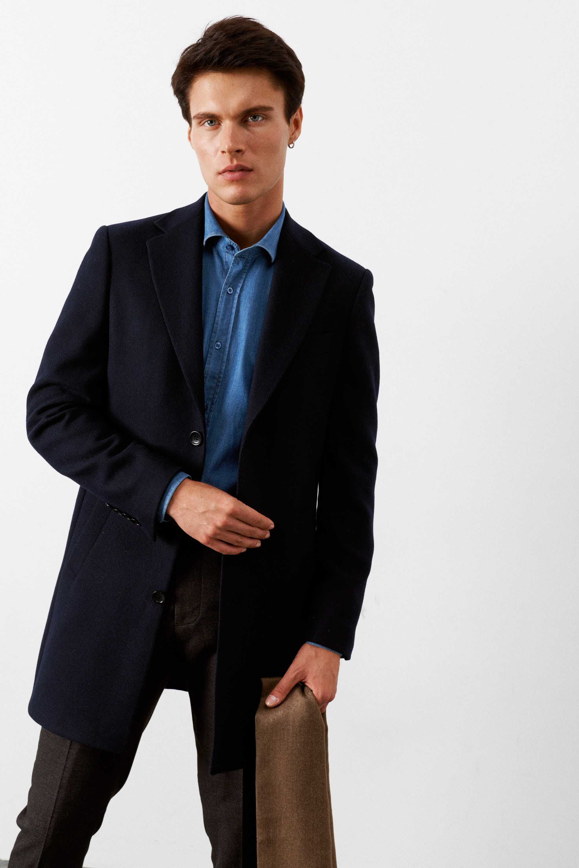 Пальто мужское демисезонное, темно-синее, диагональная фактура