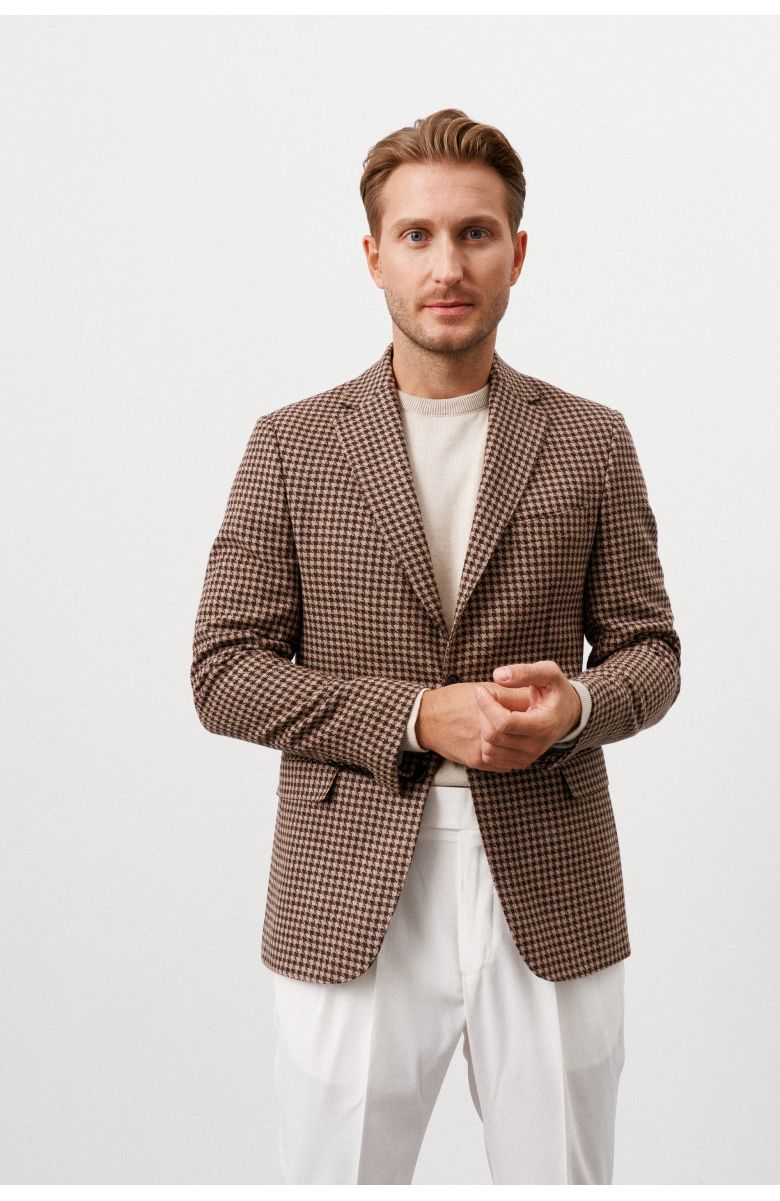 Комплект на корпоратив с пиджаком, в бежево-коричневую "гусиную лапку" (пиджак, джемпер, брюки, ботинки)