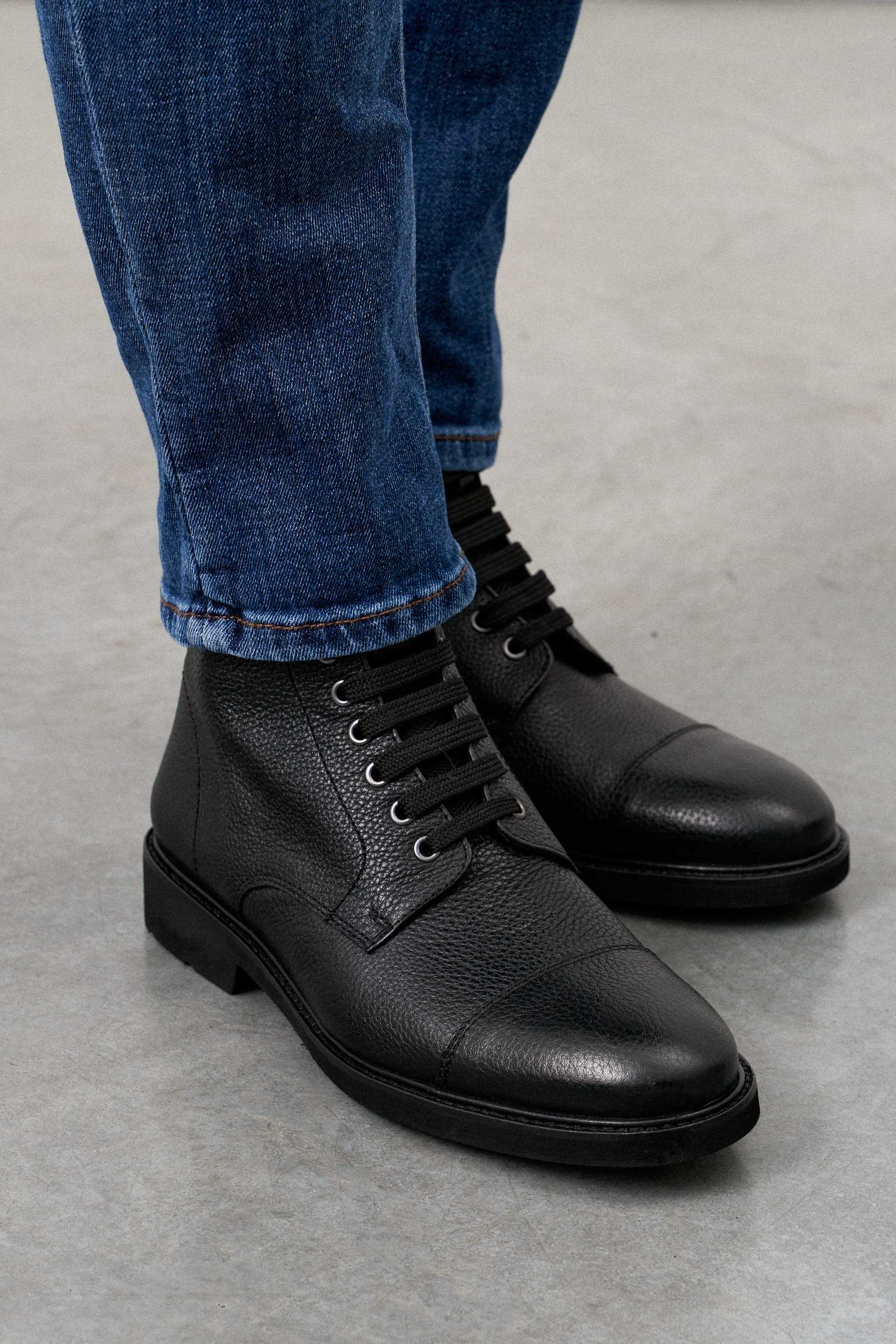 Ботинки мужские дерби черные на шнурках и замке, с отрезным мысом