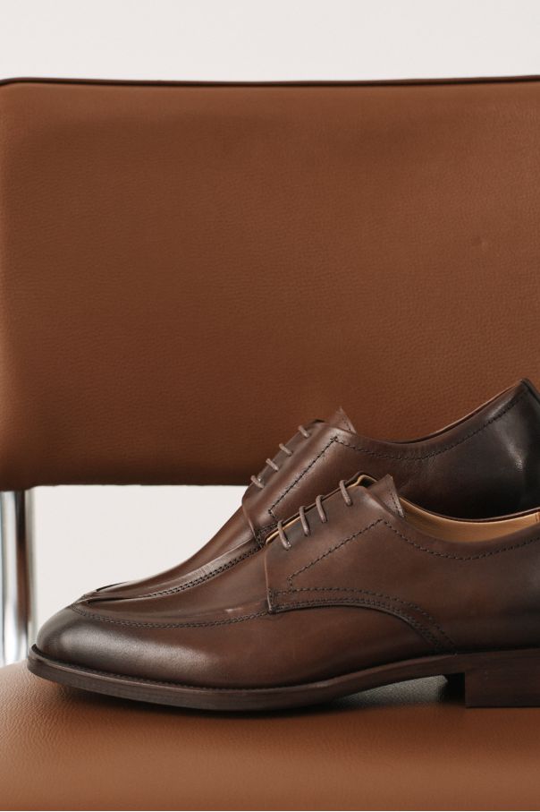 Туфли дерби коричневые с полукруговым швом на мыске