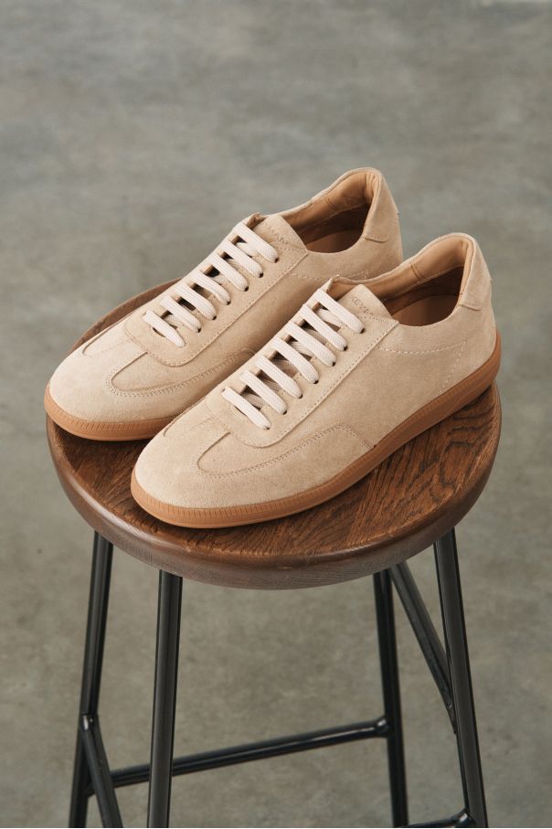Кеды бежевые замшевые на светло-коричневой подошве