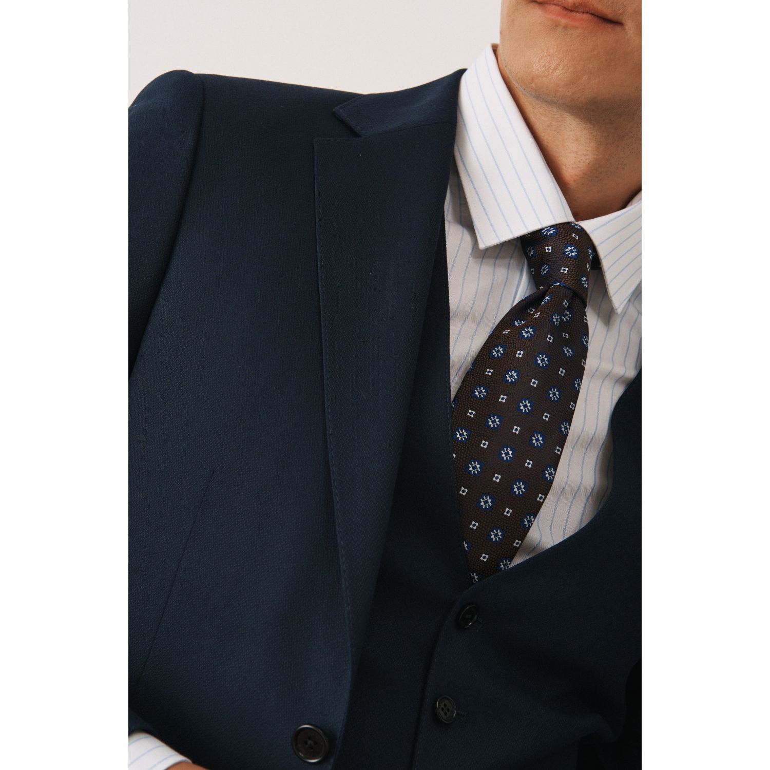 Галстук темно-коричневый в мелкий узор