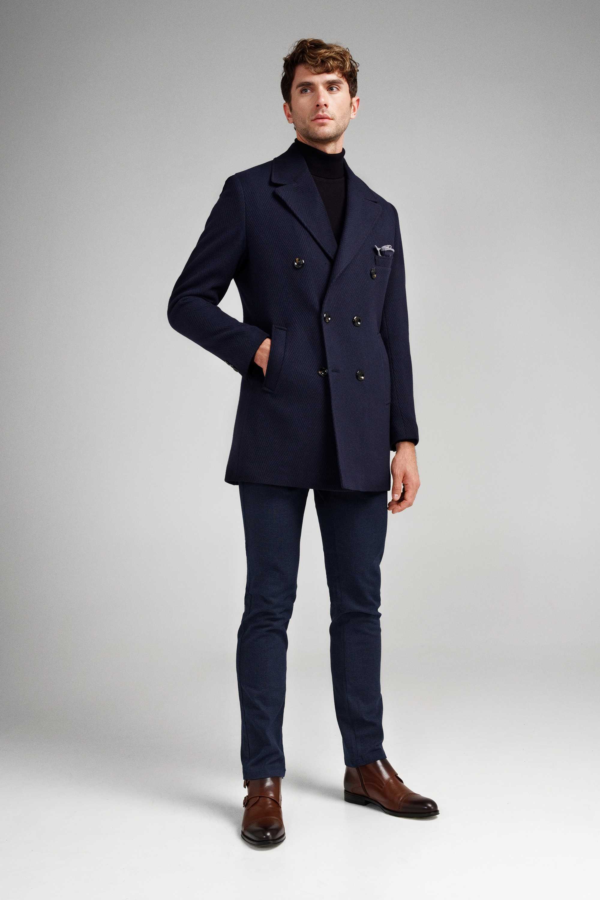 Пальто мужское синее, в крупную елочку, демисезонное, двубортное с английским лацканом