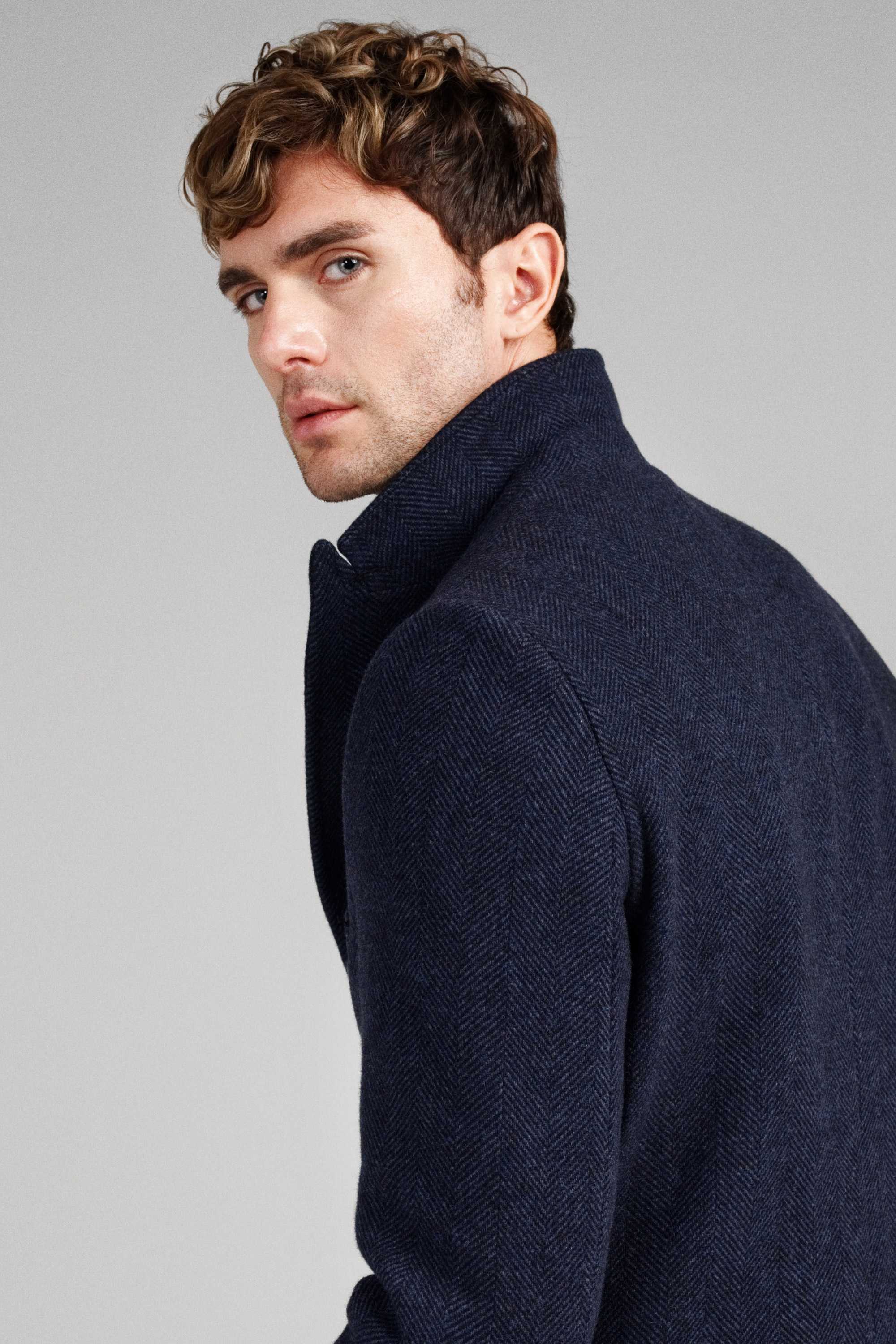 Пальто мужское синее, в крупную елочку, демисезонное, итальянский лацкан